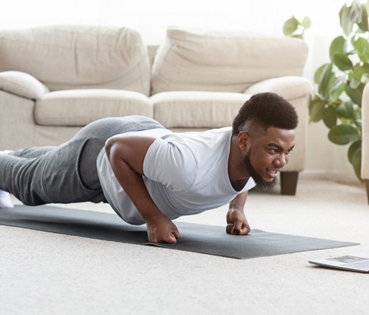 Woonkamer zonder eigen toilet is geen zelfstandige werkruimte